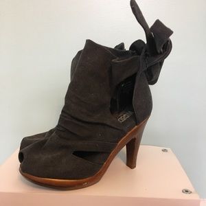 Sam Edelman “Woody” pumps